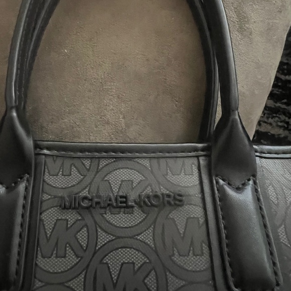 Michael Kors purse - Picture 1 of 6